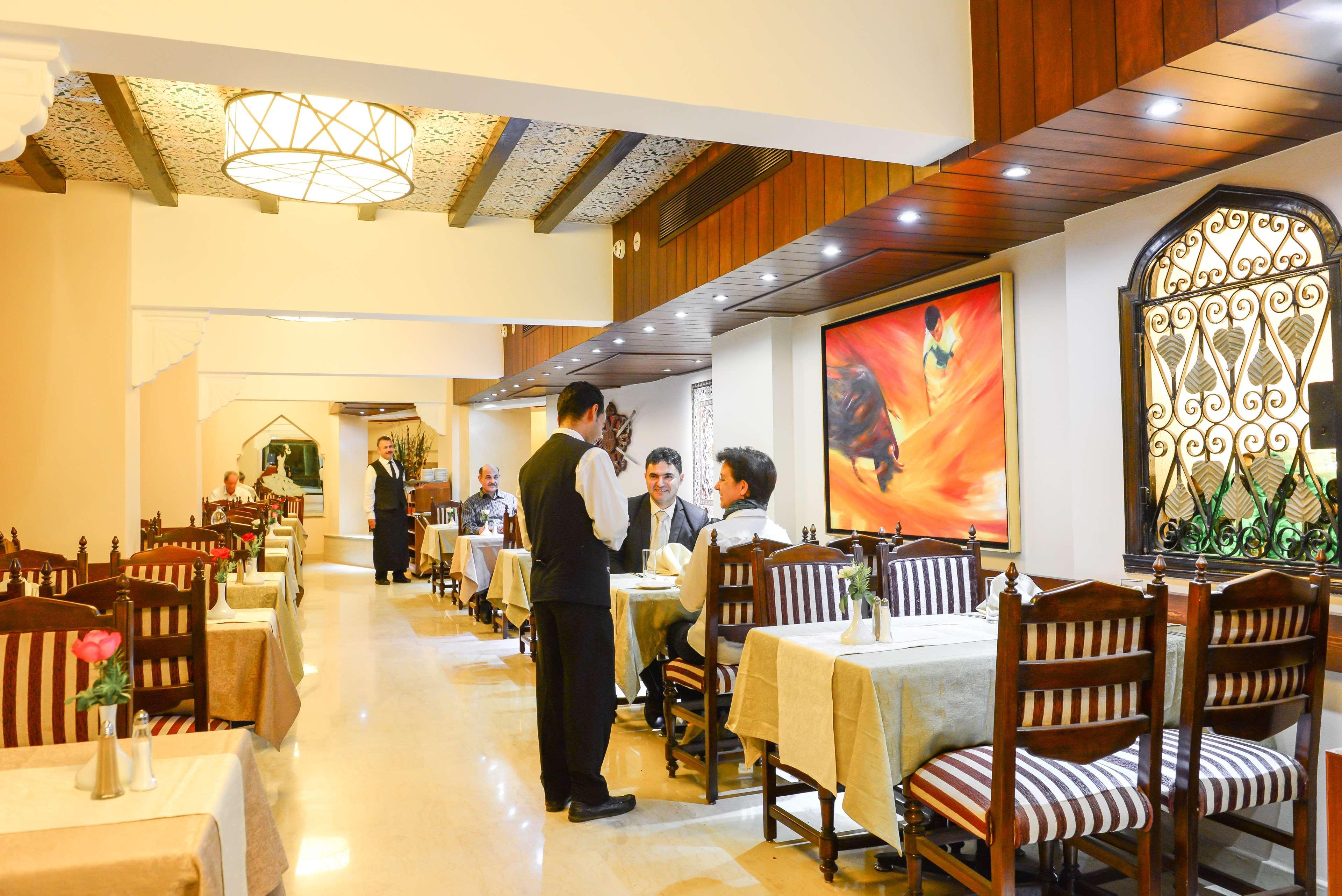 Hotel Flamenco Кайро Екстериор снимка
