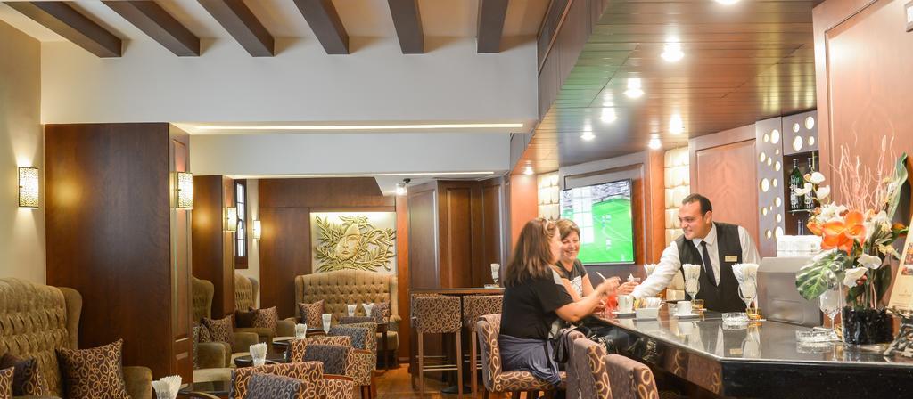 Hotel Flamenco Кайро Екстериор снимка