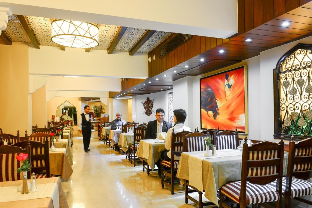 Hotel Flamenco Кайро Екстериор снимка